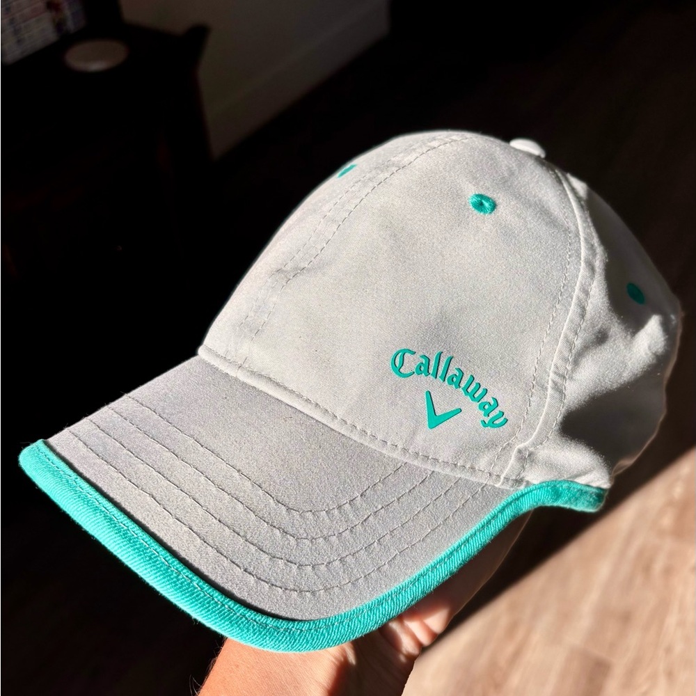 Callaway Light Gray and Teal Accent Baseball Cap